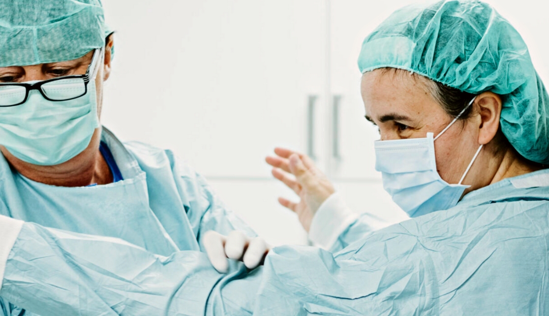 Intervju om bröstimplantat och BII med Dr. Oya på Strandkliniken